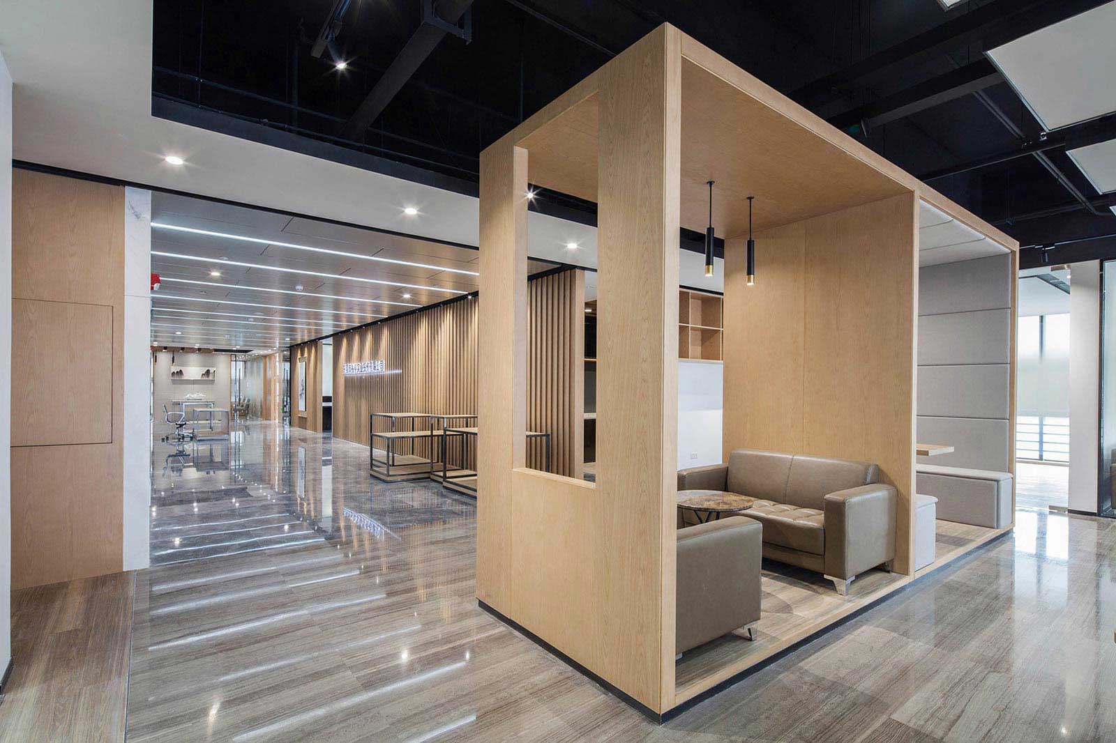 時(shí)尚簡(jiǎn)約風(fēng)格閔行莘莊辦公室裝修設(shè)計(jì)