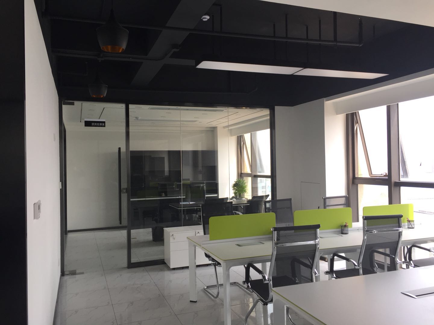 中小型辦公室裝潢設(shè)計(jì)效果圖